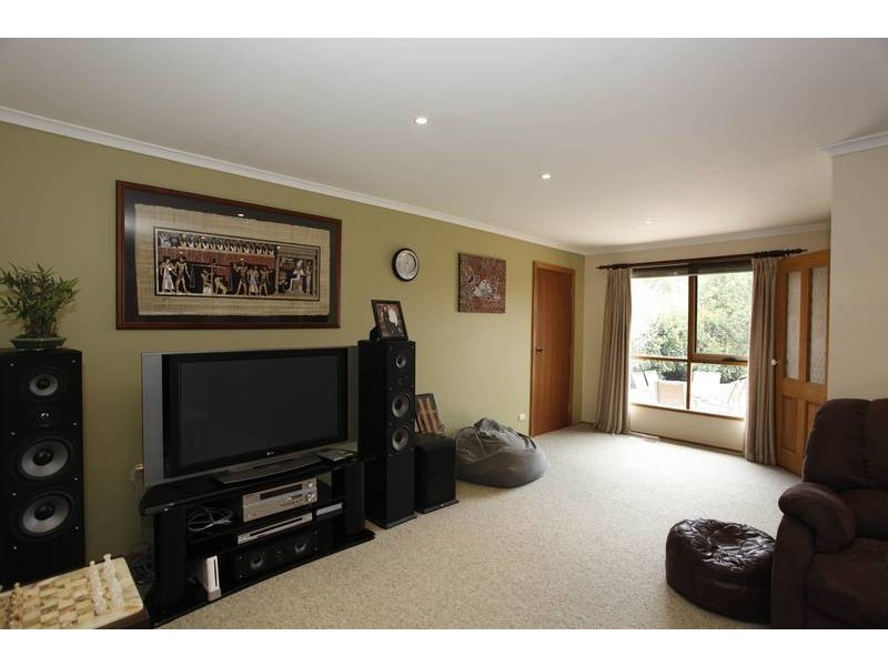 24 Facey Court, Narre Warren VIC 3805