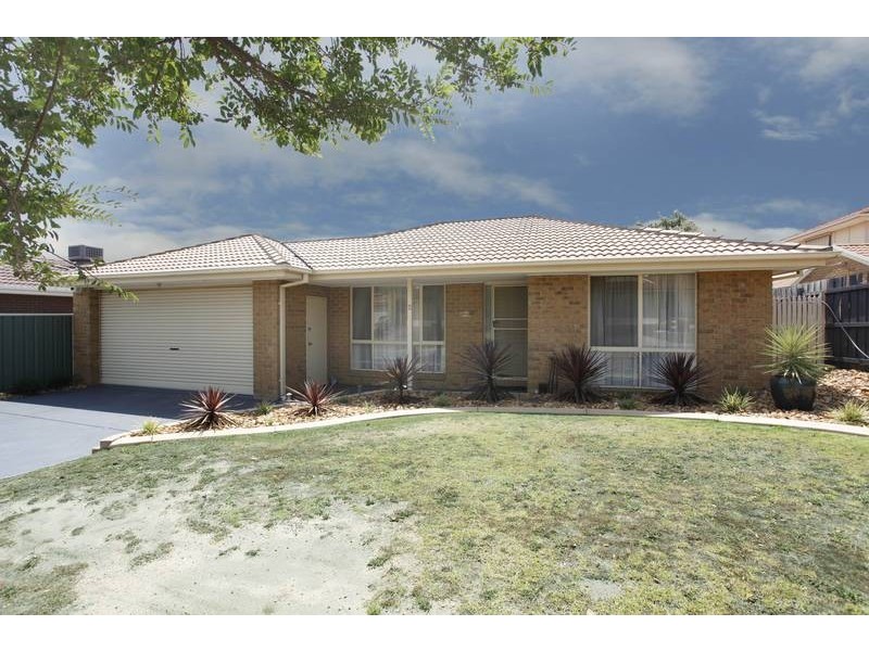 2 Ella Court, Narre Warren VIC 3805