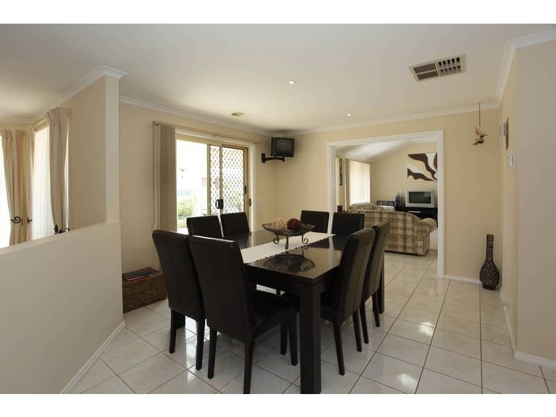 2 Ella Court, Narre Warren VIC 3805