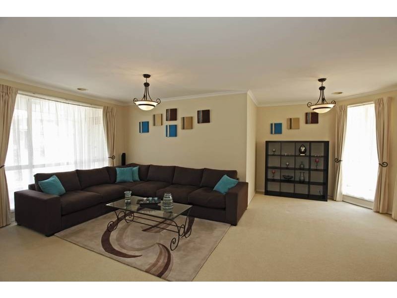 2 Ella Court, Narre Warren VIC 3805