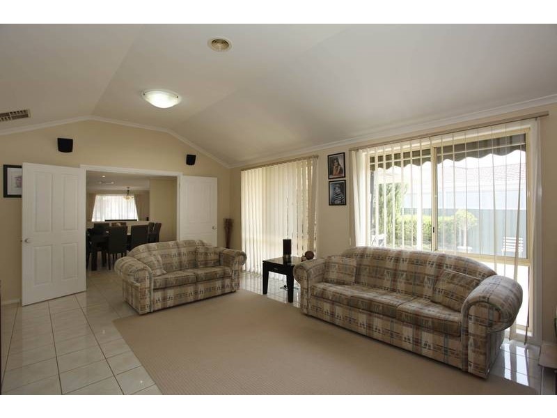 2 Ella Court, Narre Warren VIC 3805