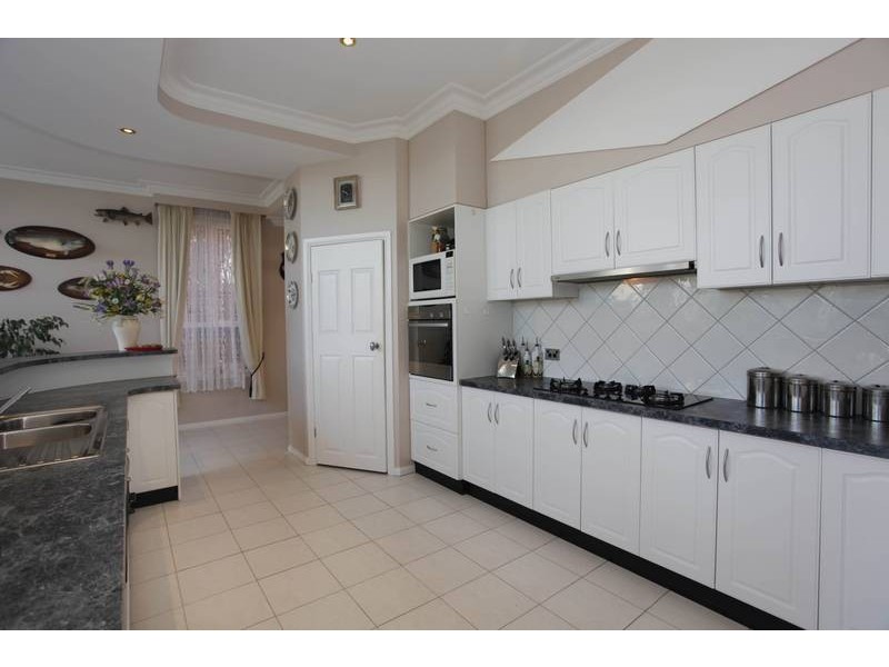 83 Jarryd Crescent, Berwick VIC 3806