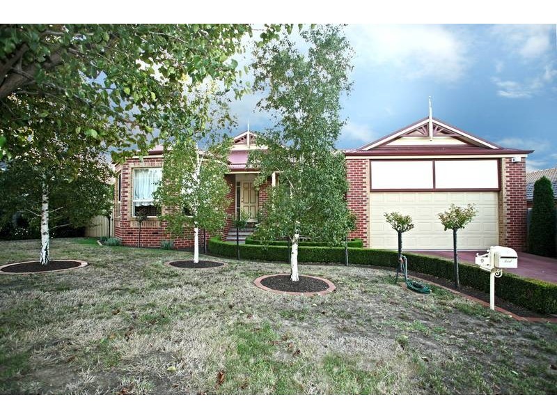 9 Mayfair Crescent, Narre Warren VIC 3805