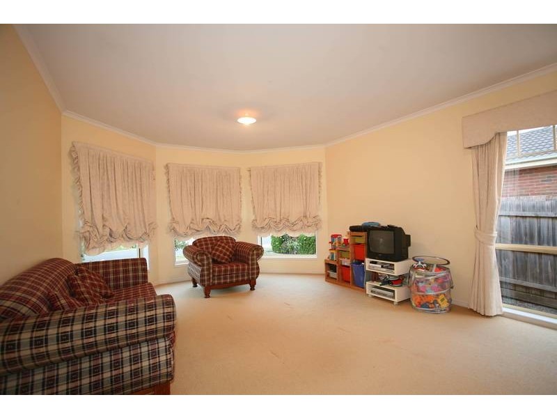 9 Mayfair Crescent, Narre Warren VIC 3805