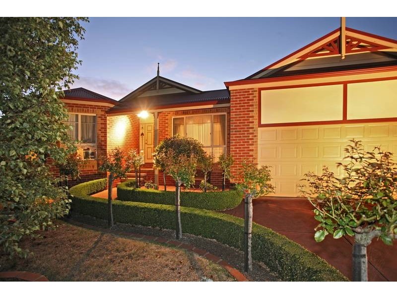 9 Mayfair Crescent, Narre Warren VIC 3805