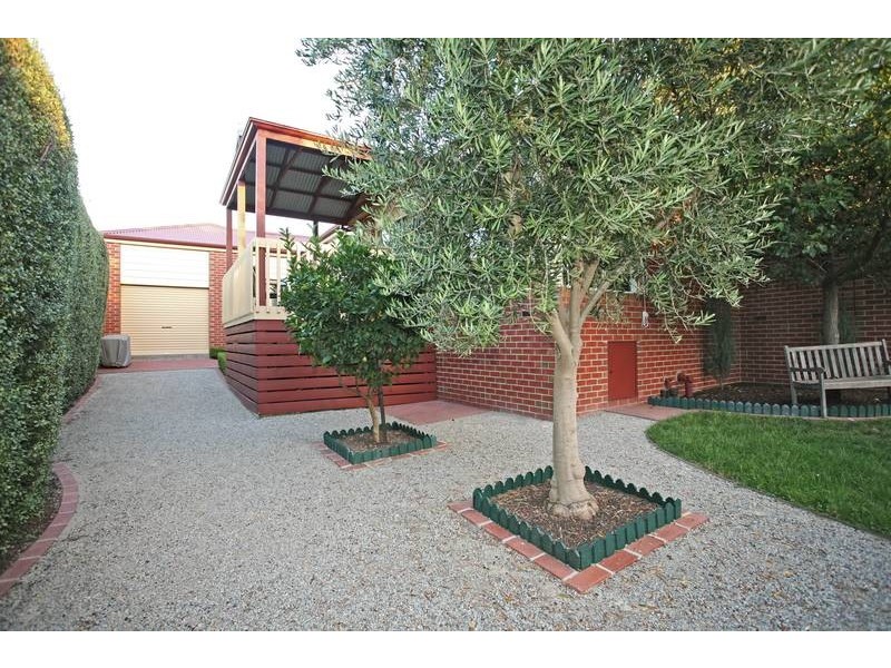 9 Mayfair Crescent, Narre Warren VIC 3805