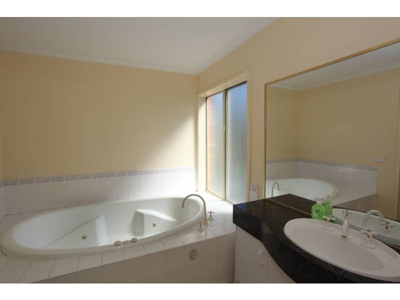 22 Allardice Parade, Berwick VIC 3806