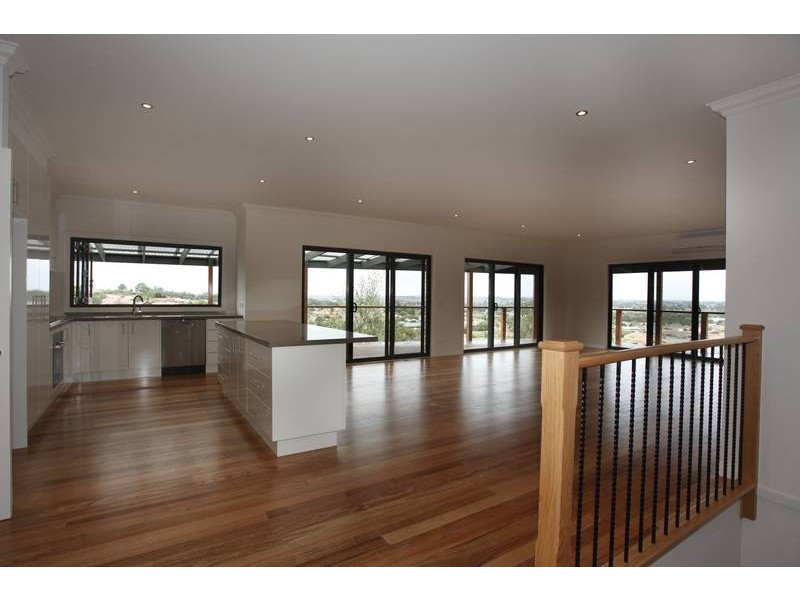 3 Otterburn Drive, Berwick VIC 3806