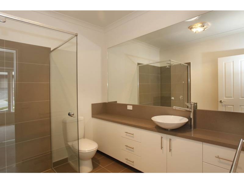 3 Otterburn Drive, Berwick VIC 3806