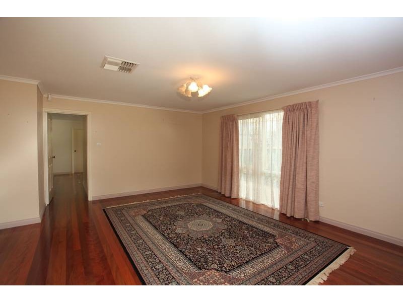 10 Nullica Court, Berwick VIC 3806