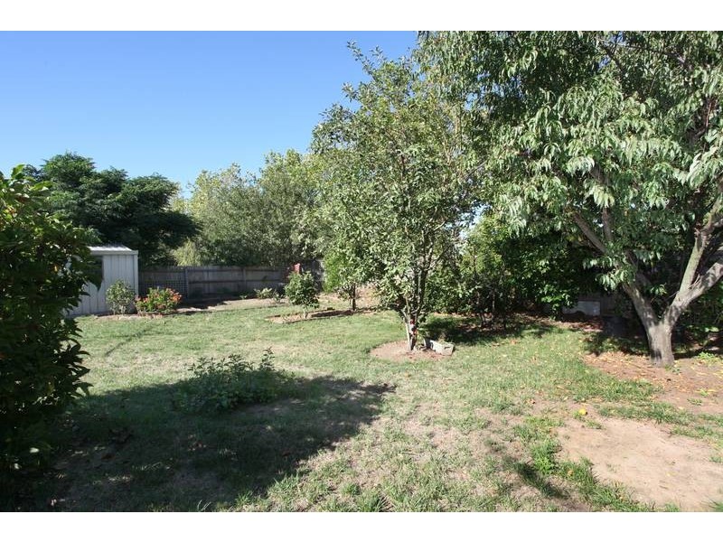 10 Nullica Court, Berwick VIC 3806