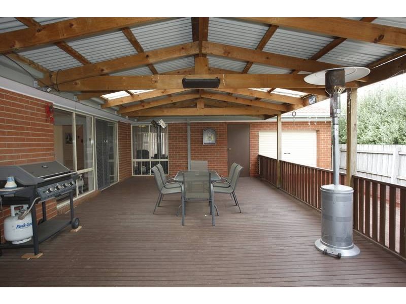 4 Mitchell Court, Berwick VIC 3806