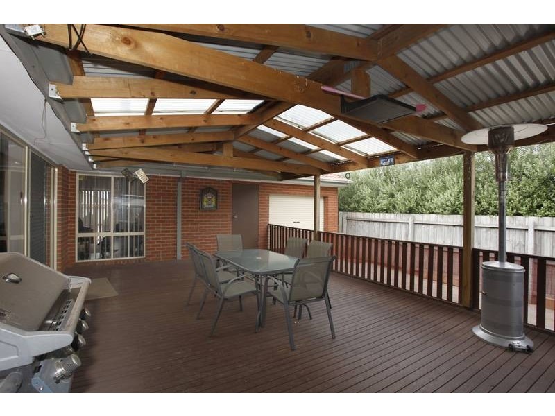 4 Mitchell Court, Berwick VIC 3806