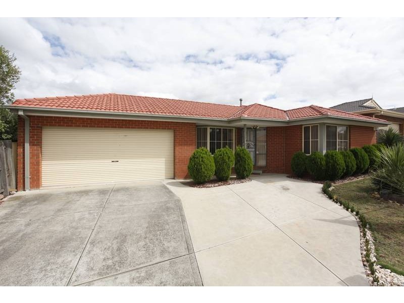 4 Mitchell Court, Berwick VIC 3806