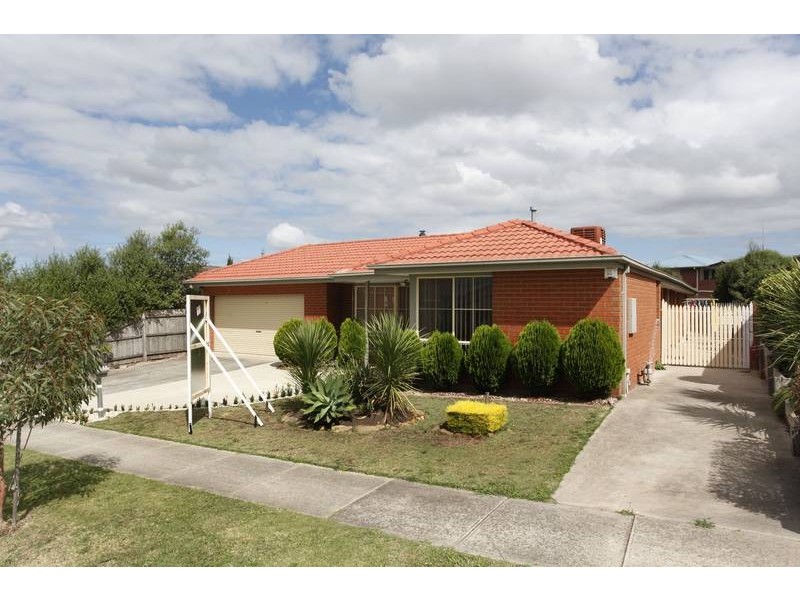 4 Mitchell Court, Berwick VIC 3806