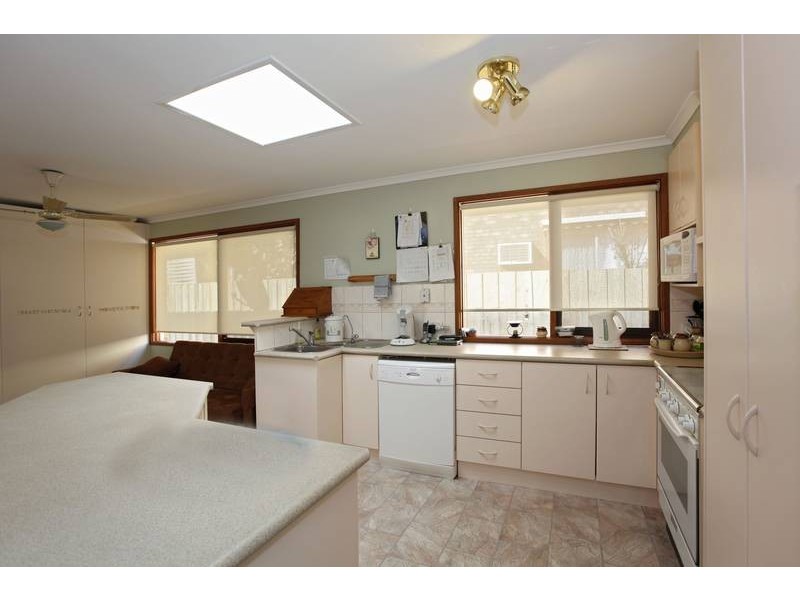 16 Ohio Crescent, Narre Warren VIC 3805