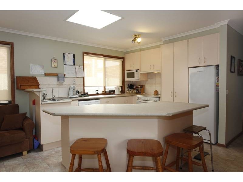 16 Ohio Crescent, Narre Warren VIC 3805