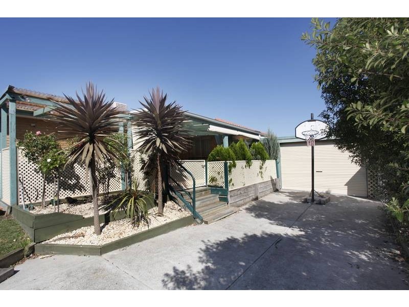 16 Ohio Crescent, Narre Warren VIC 3805