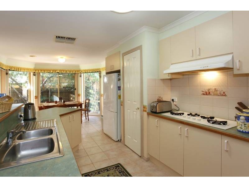 11 Milburn Court, Endeavour Hills VIC 3802