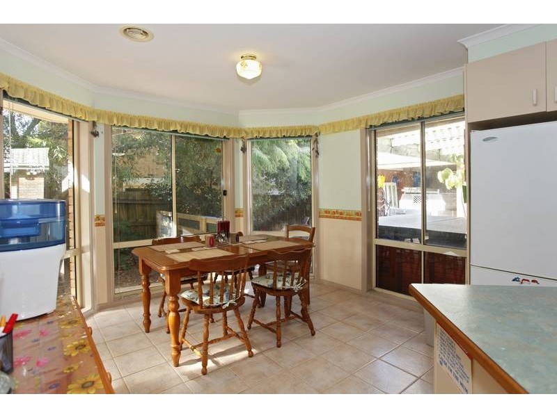 11 Milburn Court, Endeavour Hills VIC 3802