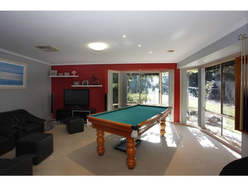 11 Milburn Court, Endeavour Hills VIC 3802
