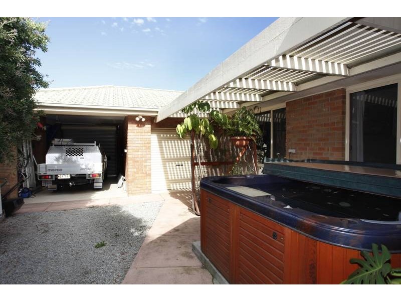 11 Milburn Court, Endeavour Hills VIC 3802