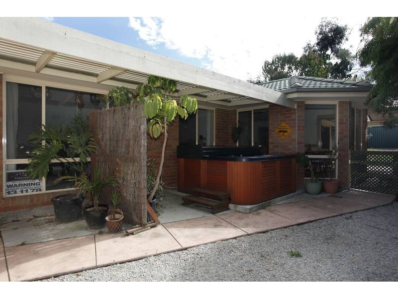 11 Milburn Court, Endeavour Hills VIC 3802