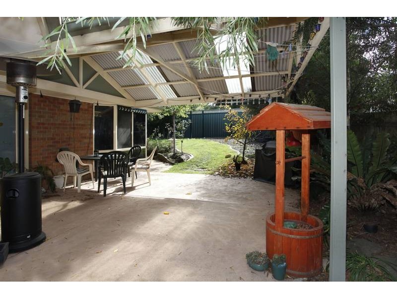 11 Milburn Court, Endeavour Hills VIC 3802