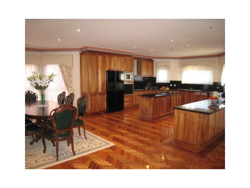 17 West Vista Place, Narre Warren North VIC 3804