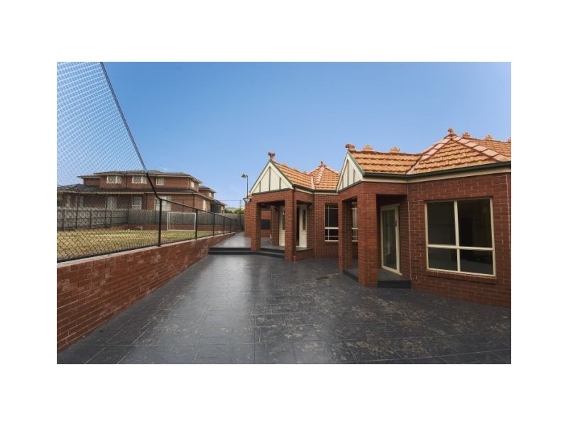 17 West Vista Place, Narre Warren North VIC 3804