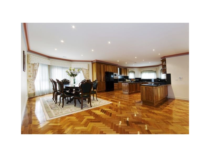 17 West Vista Place, Narre Warren North VIC 3804