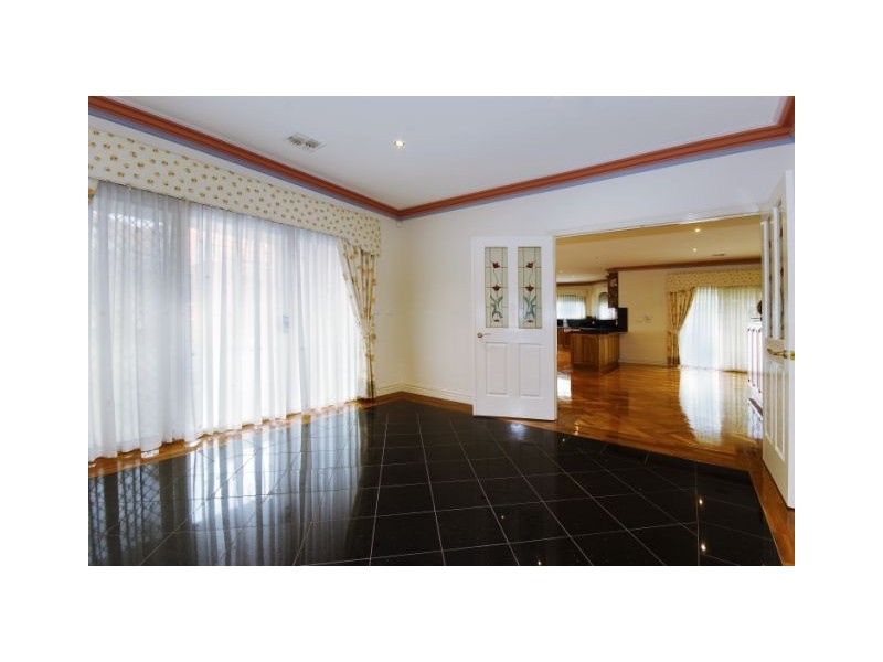 17 West Vista Place, Narre Warren North VIC 3804