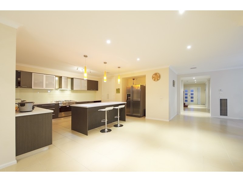 4 Kirrabilli Parade, Berwick VIC 3806