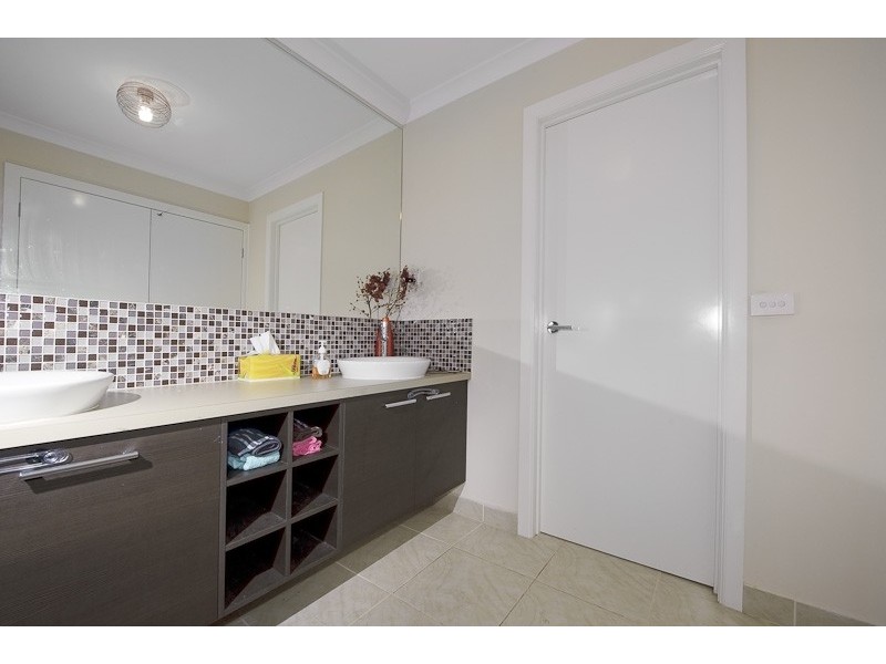 4 Kirrabilli Parade, Berwick VIC 3806