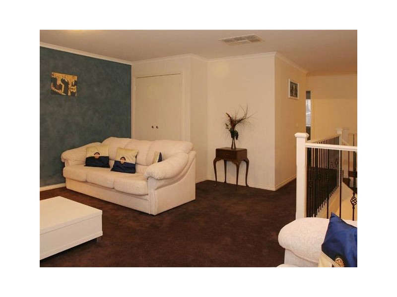 9 Rebecca Mac Court, Hallam VIC 3803