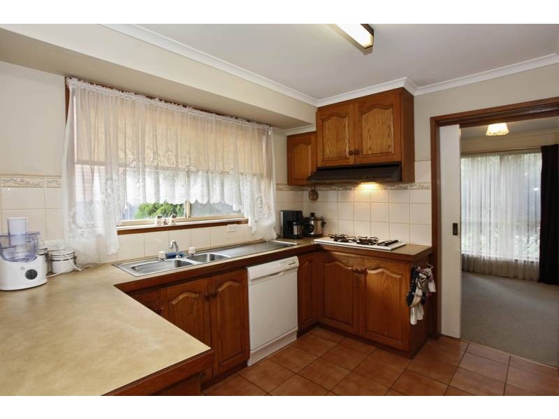 9 Hanna Drive, Endeavour Hills VIC 3802