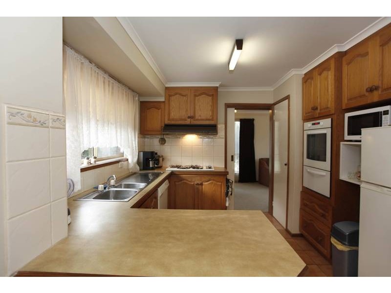 9 Hanna Drive, Endeavour Hills VIC 3802