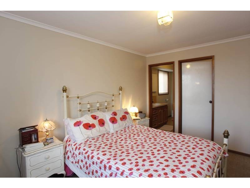 9 Hanna Drive, Endeavour Hills VIC 3802