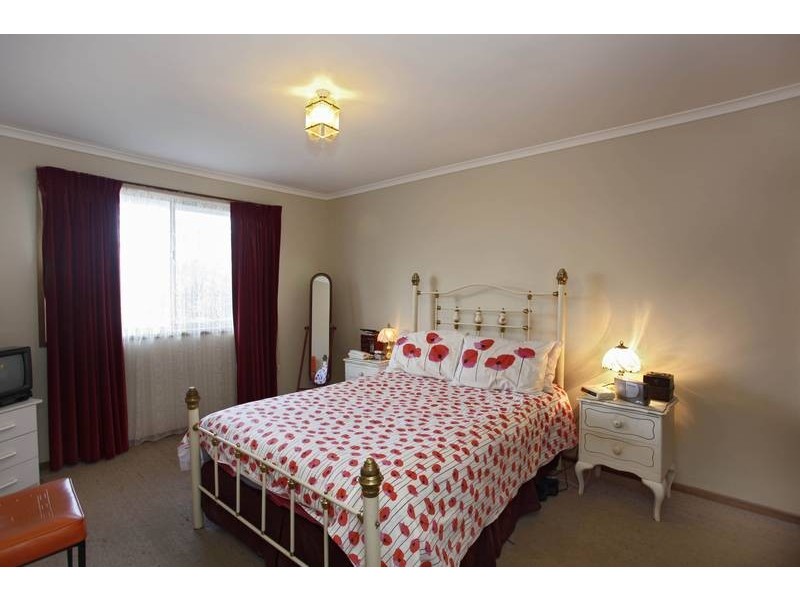 9 Hanna Drive, Endeavour Hills VIC 3802