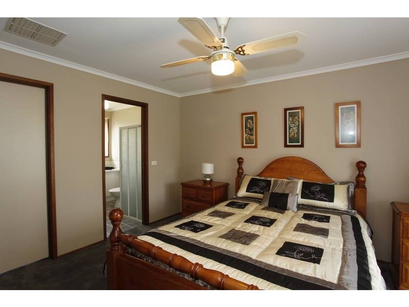 25 Facey Court, Narre Warren VIC 3805