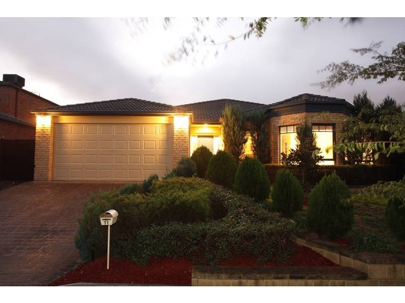 11 View Park Circuit, Narre Warren South VIC 3805