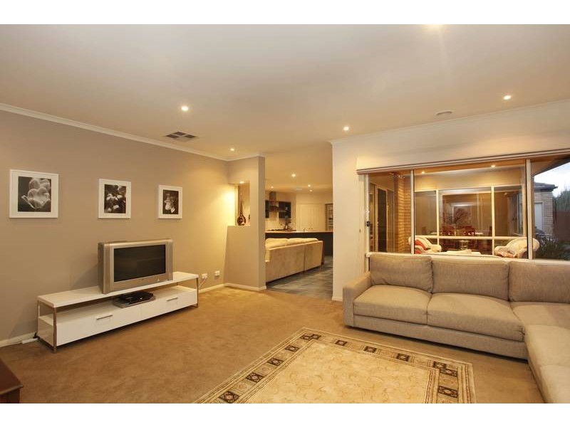 11 View Park Circuit, Narre Warren South VIC 3805