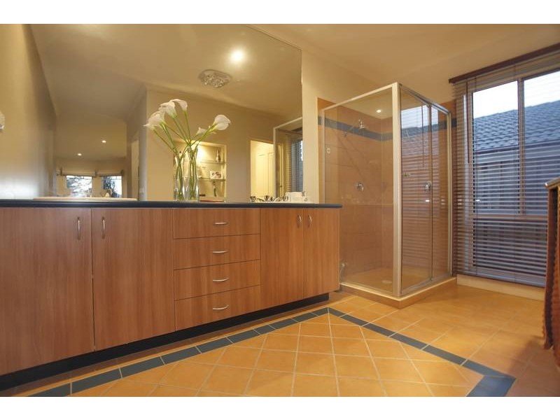 11 View Park Circuit, Narre Warren South VIC 3805