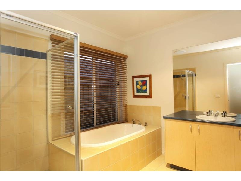 11 View Park Circuit, Narre Warren South VIC 3805