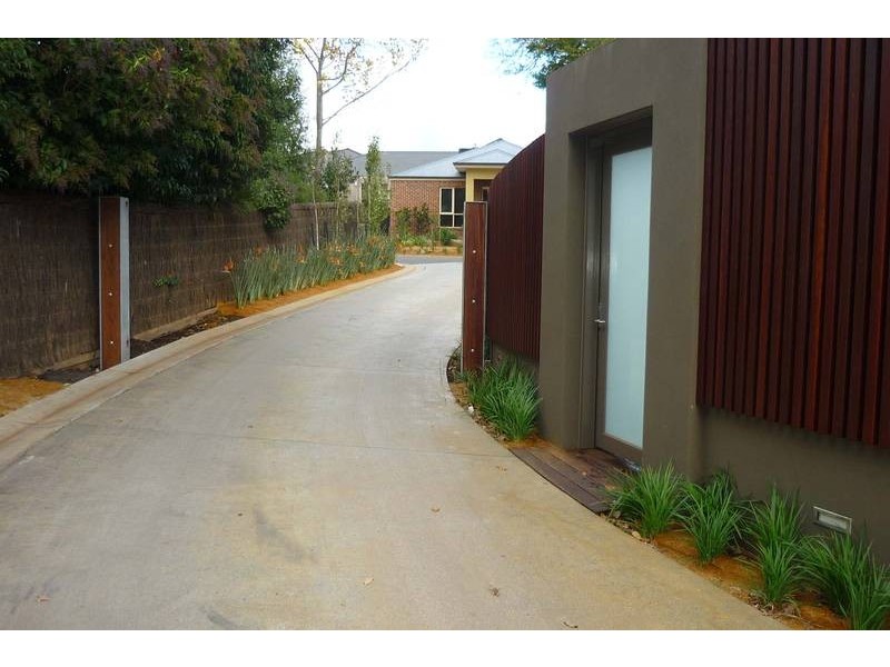 11-48 Langmore Lane, Berwick VIC 3806