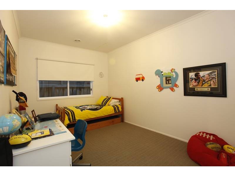 6 Lowanna Street, Berwick VIC 3806