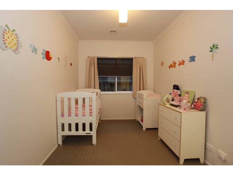 6 Lowanna Street, Berwick VIC 3806