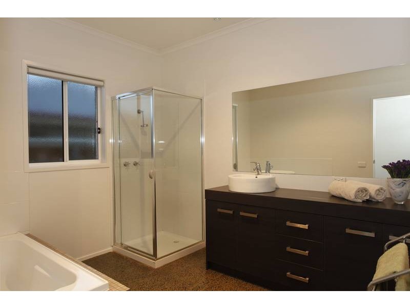 6 Lowanna Street, Berwick VIC 3806