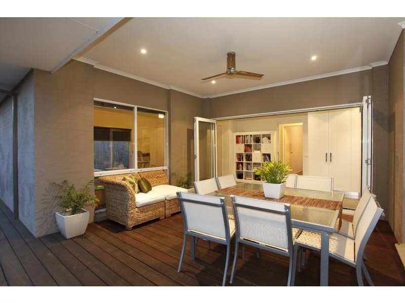 6 Lowanna Street, Berwick VIC 3806