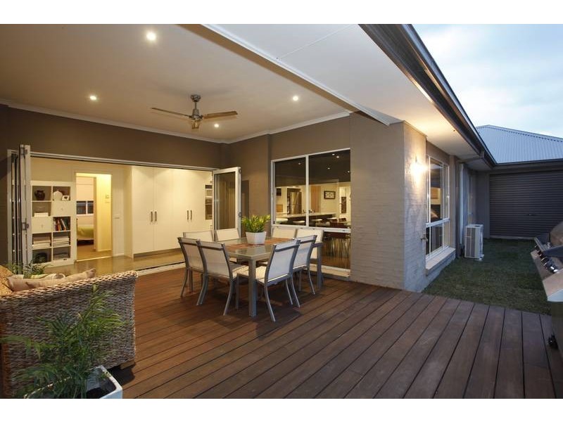 6 Lowanna Street, Berwick VIC 3806